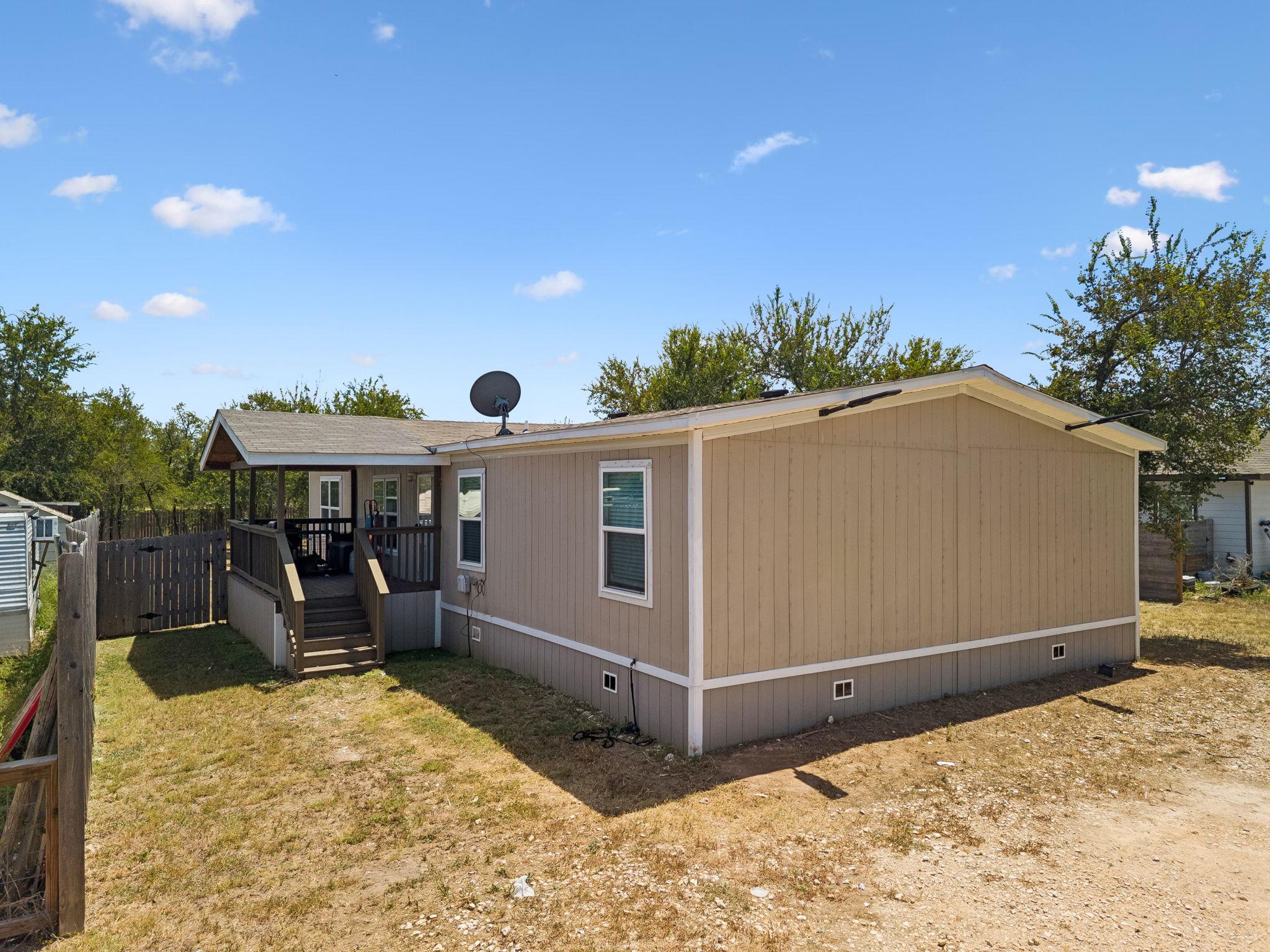 135 Plumeria DR, Dale, TX 78616