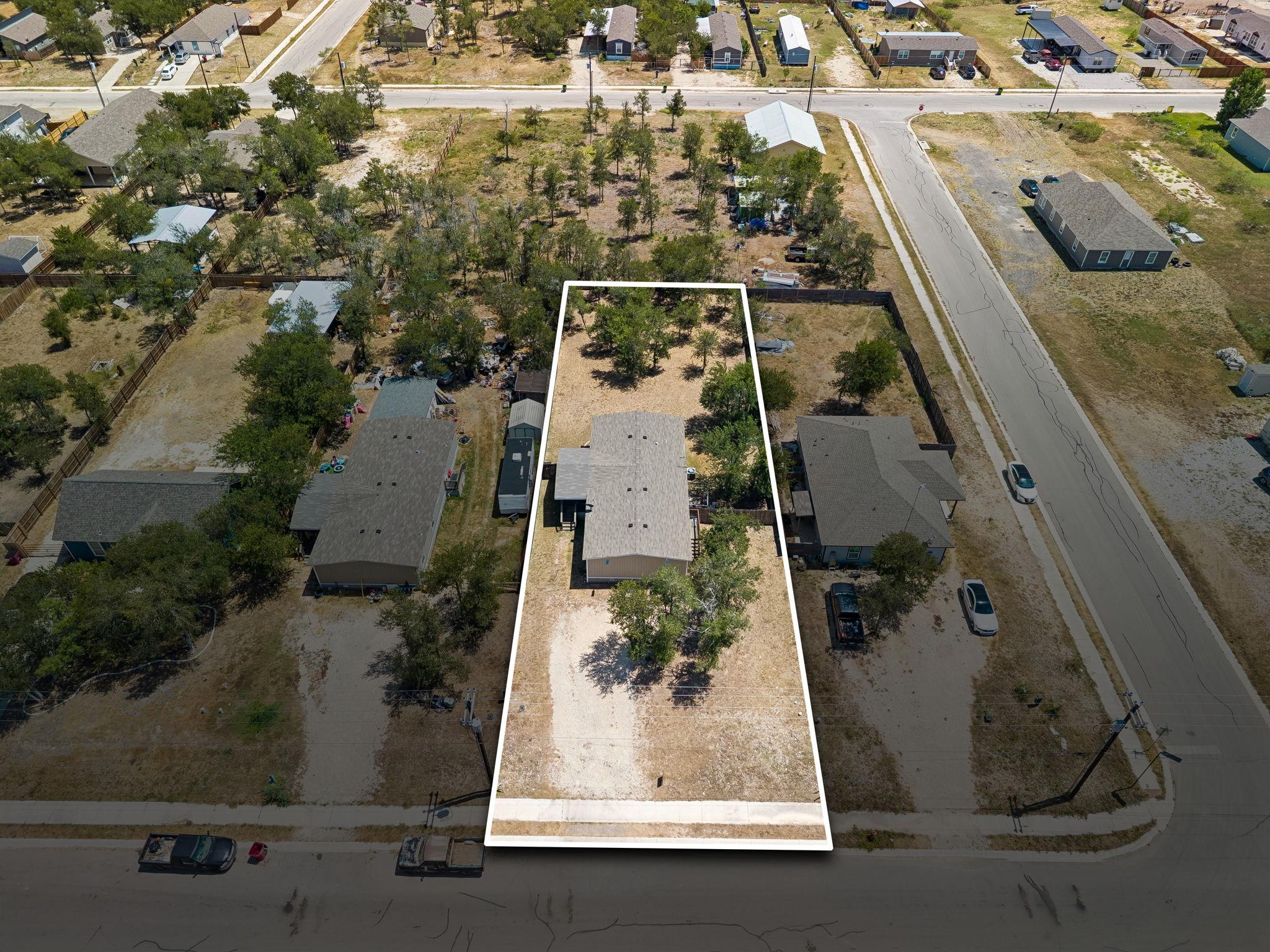 135 Plumeria DR, Dale, TX 78616
