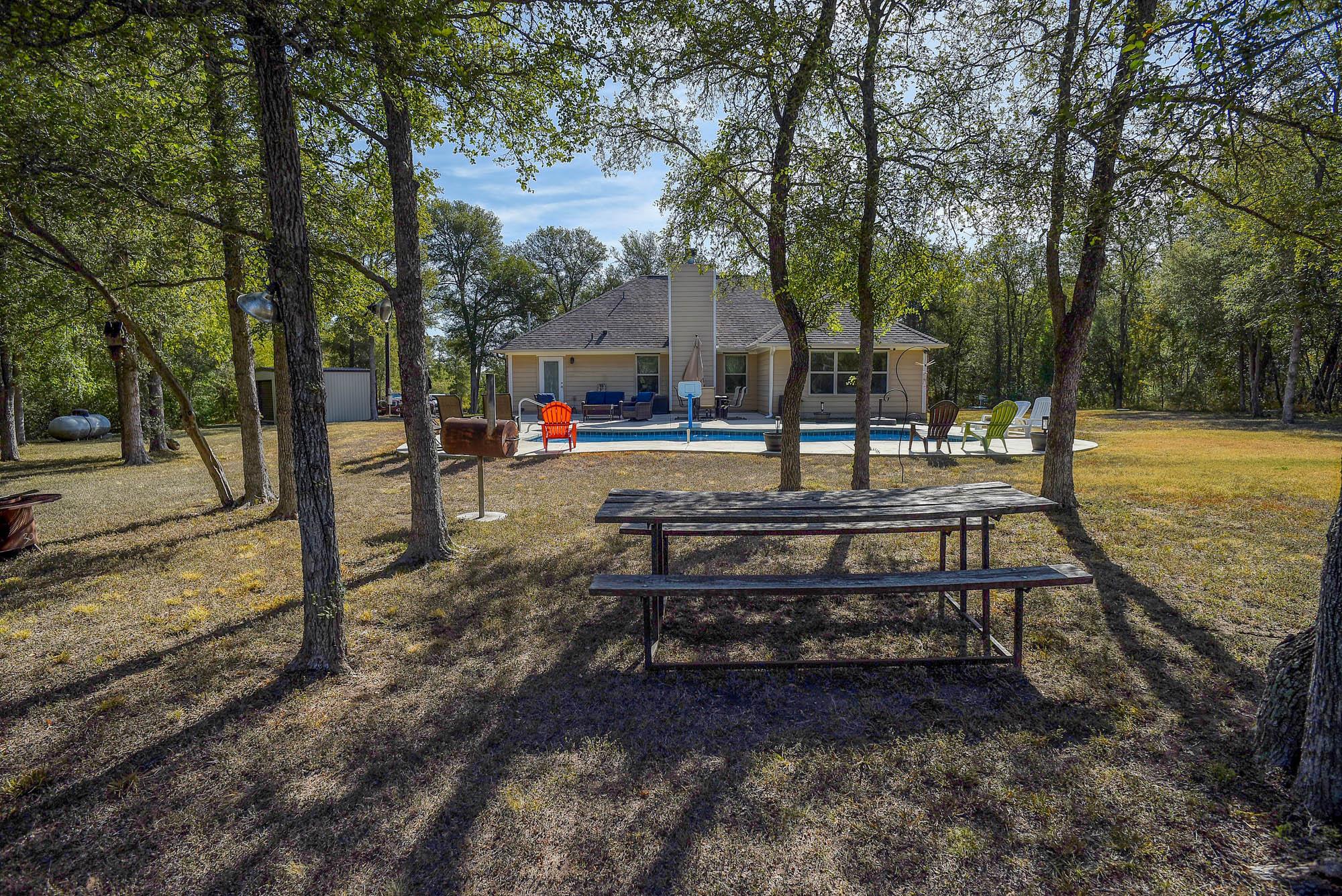 384 Pope Bend RD N, Cedar Creek, TX 78612