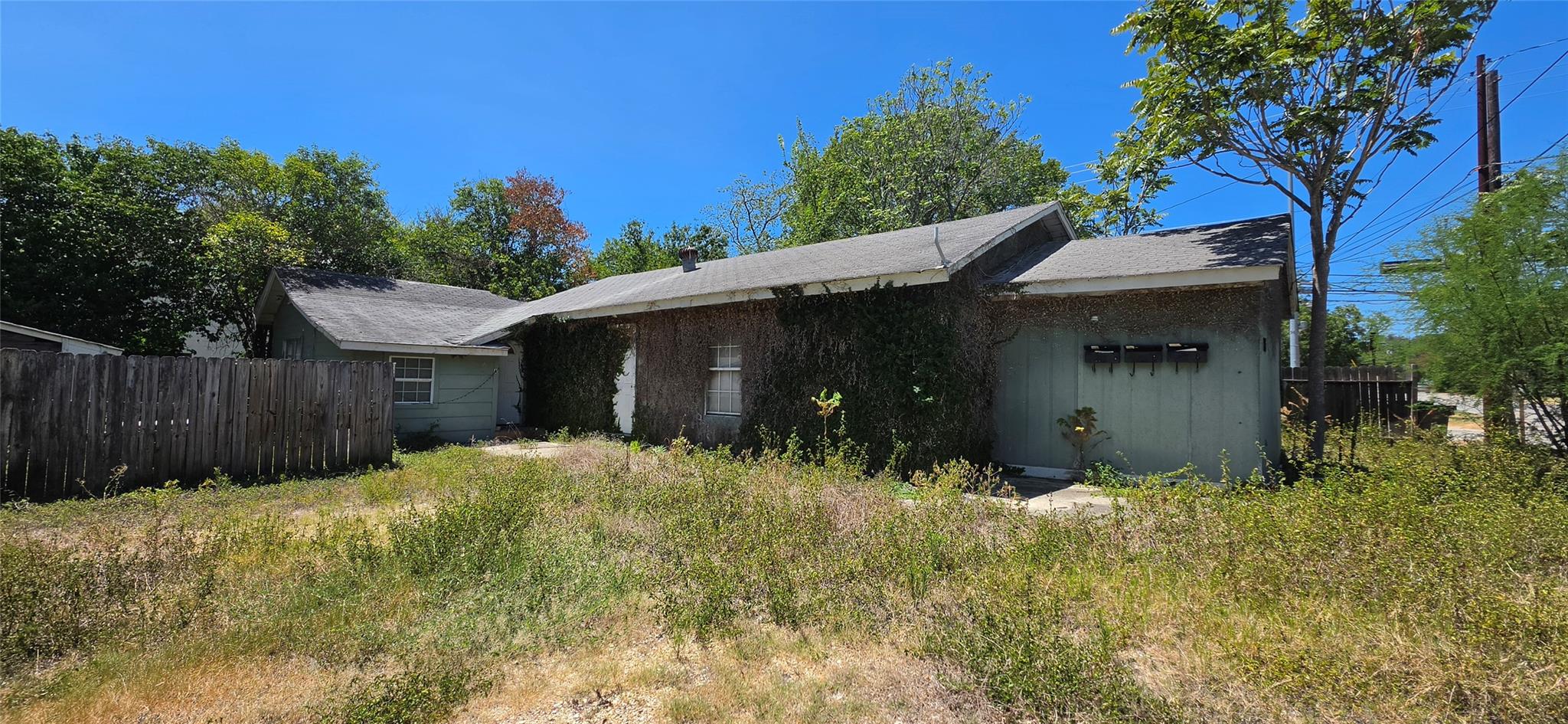 125 S Bishop ST, San Marcos, TX 78666