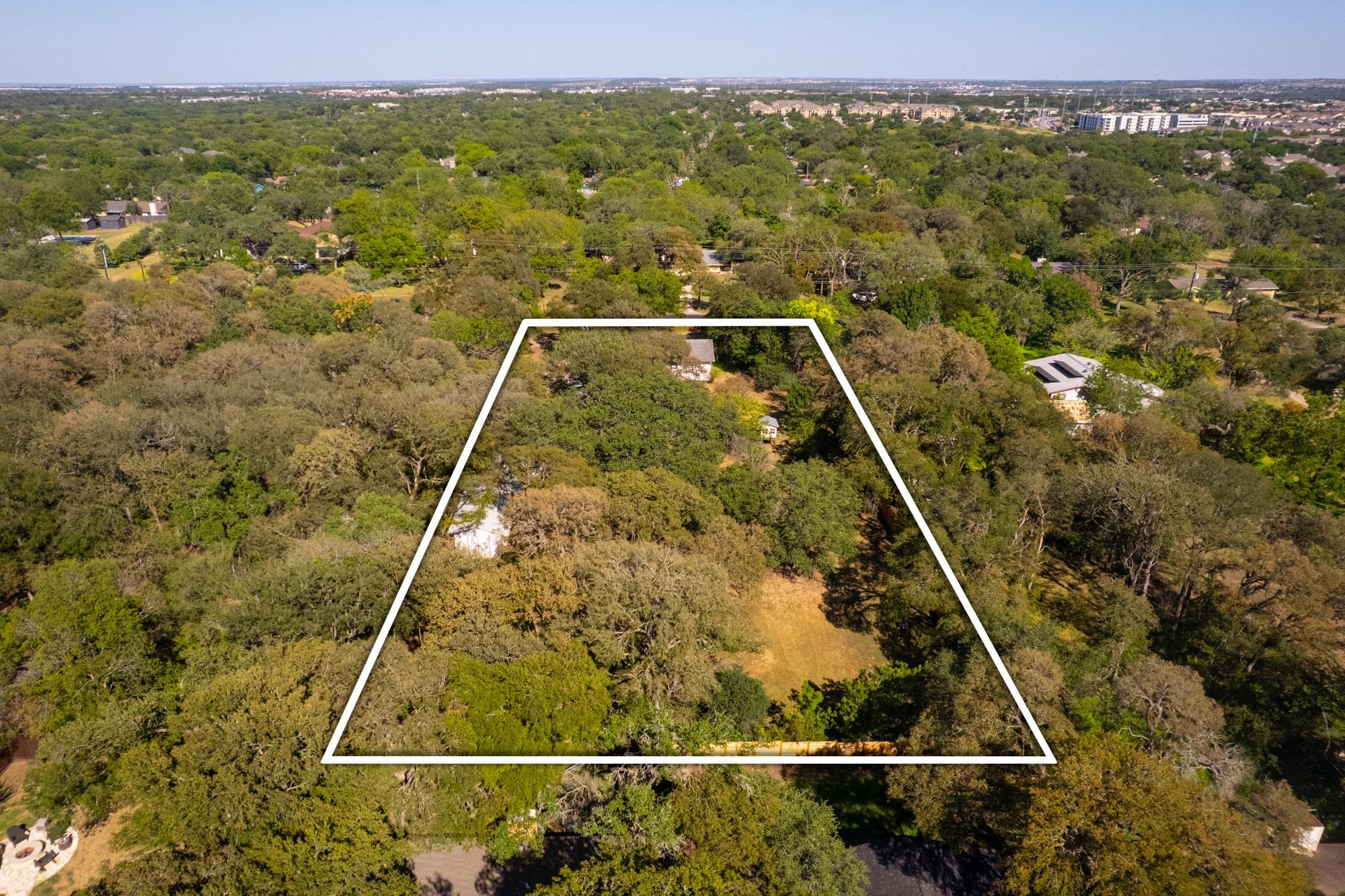 8904 Chisholm LN, Austin, TX 78748