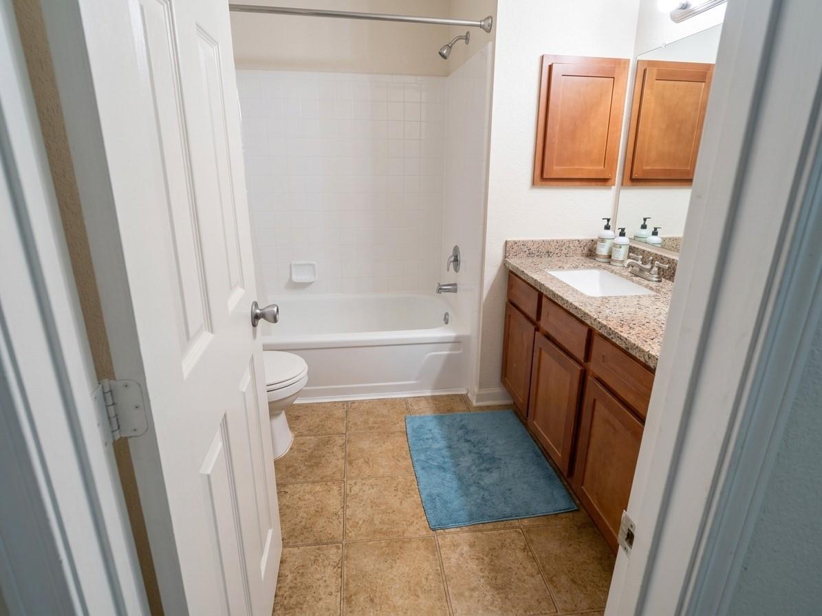 8100 Creekbend DR #132, Houston, TX 77071