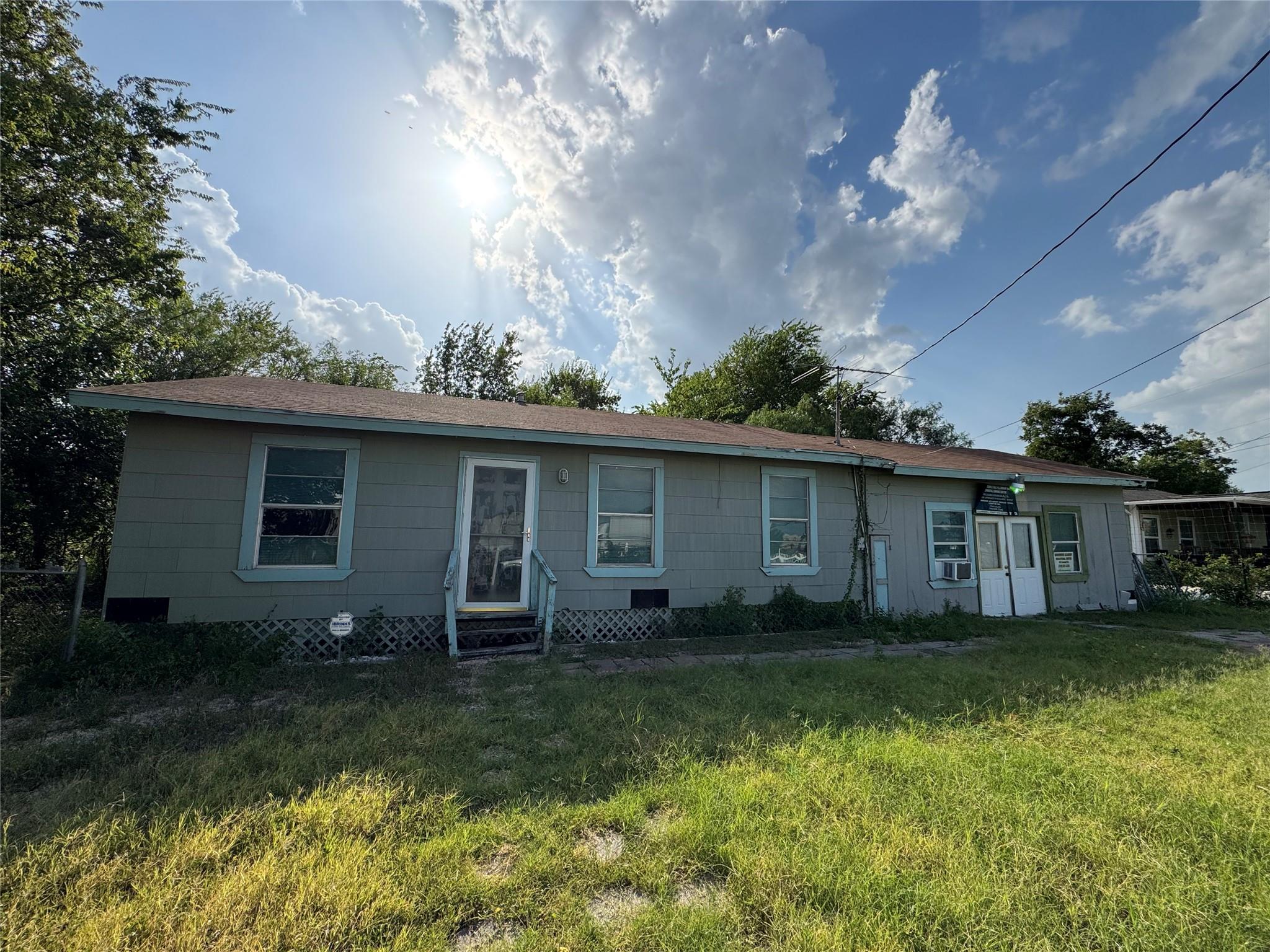 415 Creswell DR, San Antonio, TX 78220