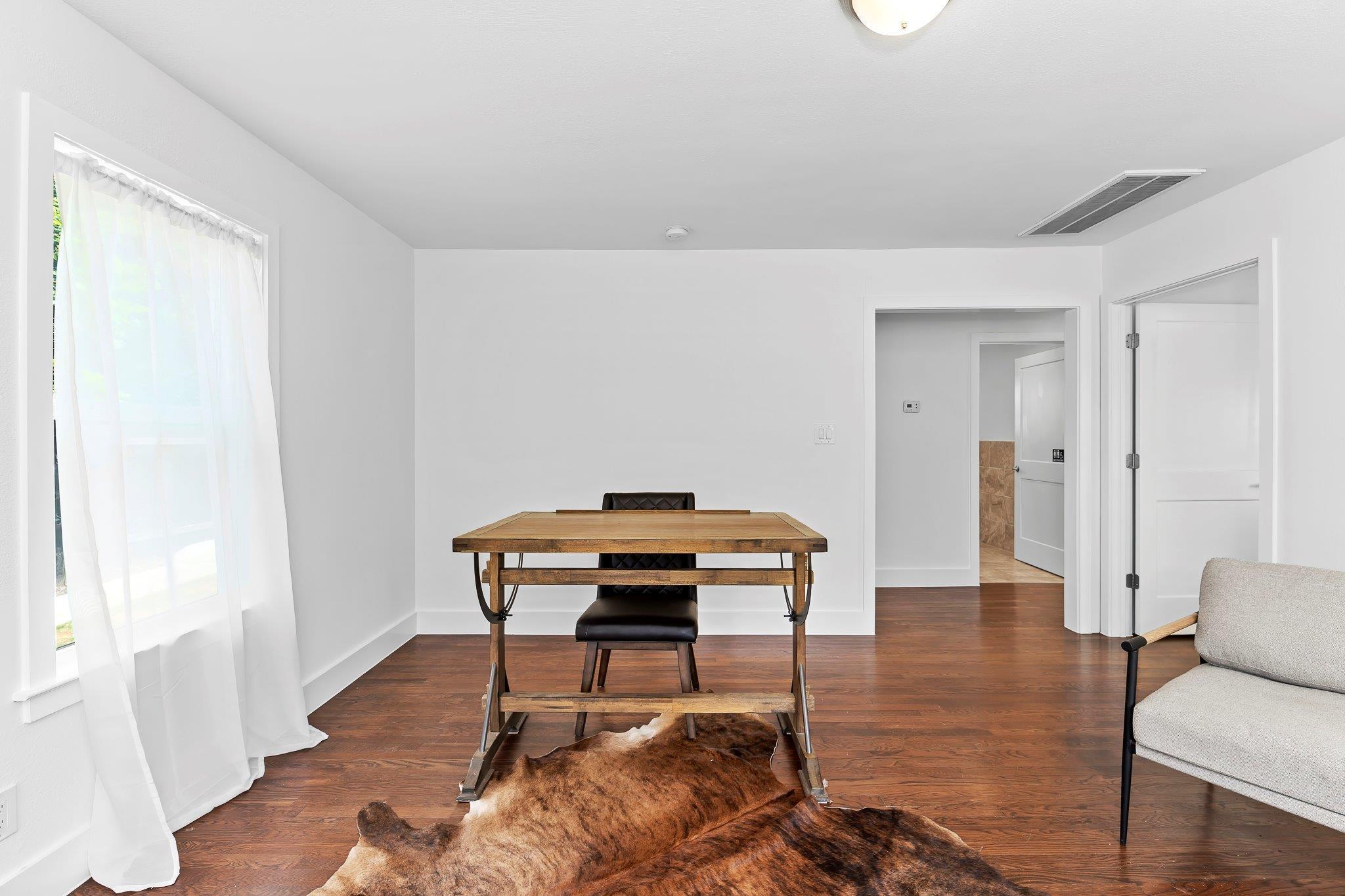 1512 W Koenig Lane LN, Austin, TX 78756