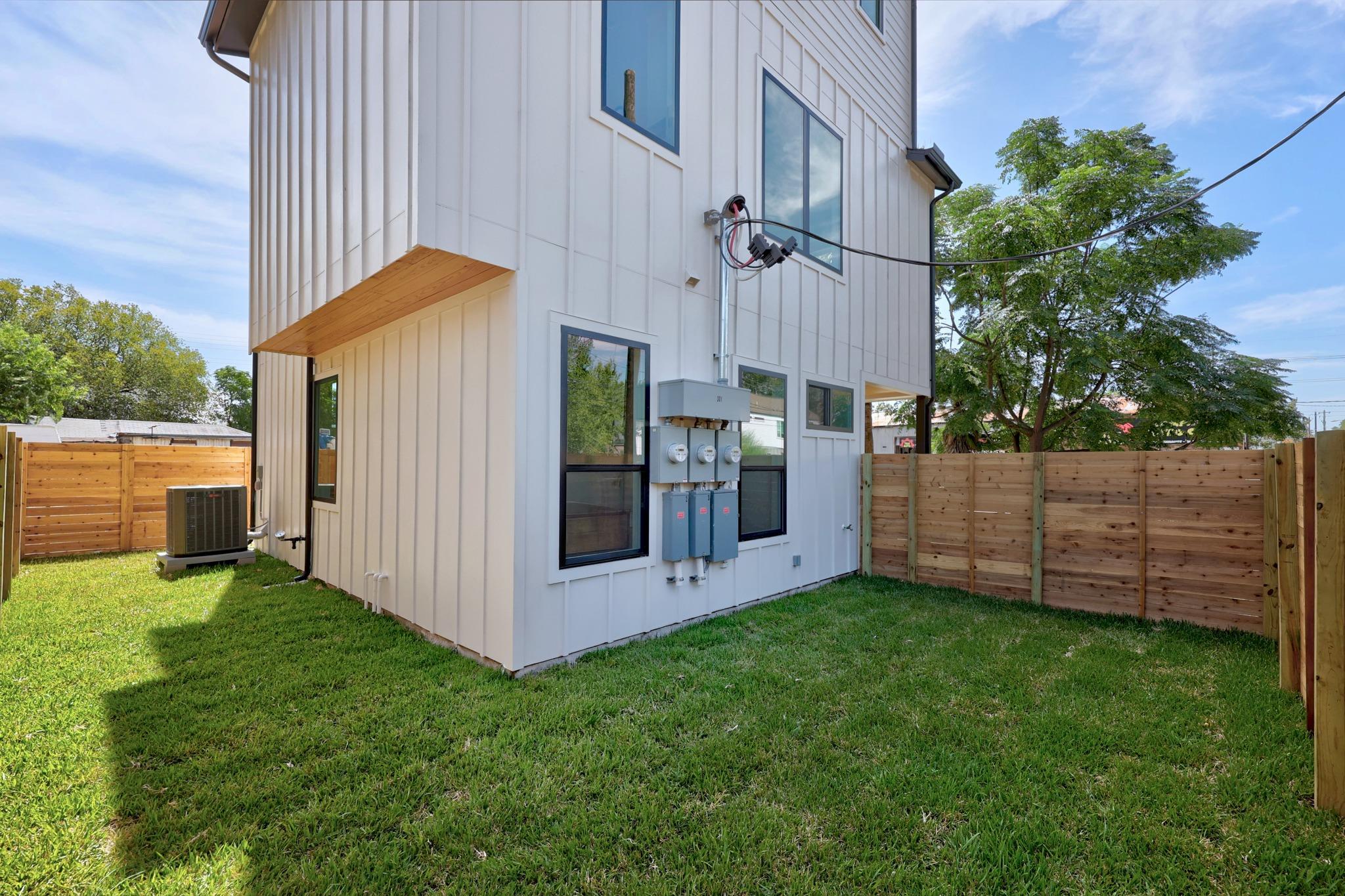 301 N Pleasant Valley RD #1, Austin, TX 78702