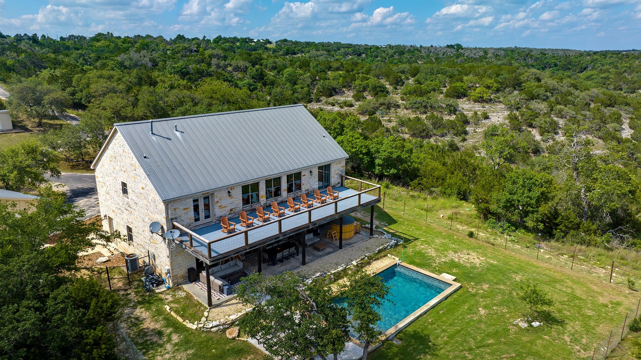 117 Point RD, Fredericksburg, TX 78624