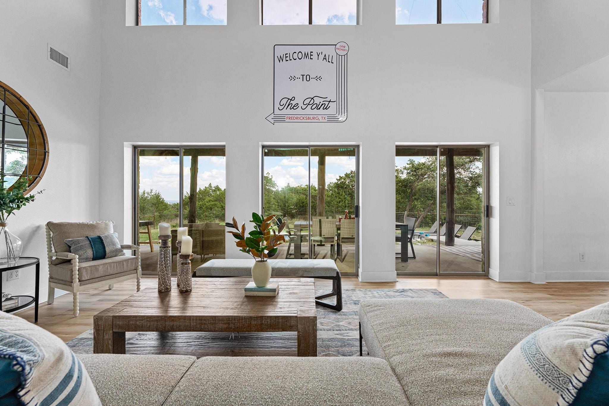 117 Point RD, Fredericksburg, TX 78624