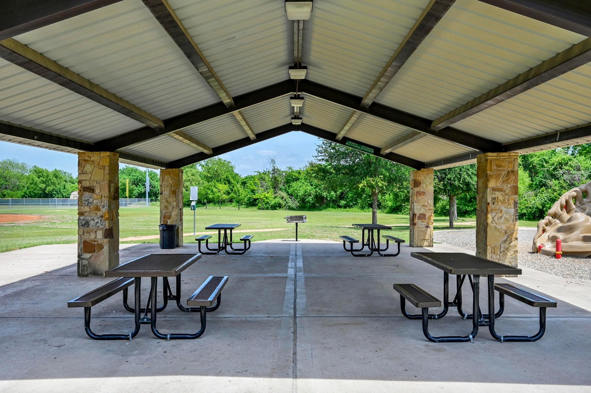 444 S Brook DR, Leander, TX 78641