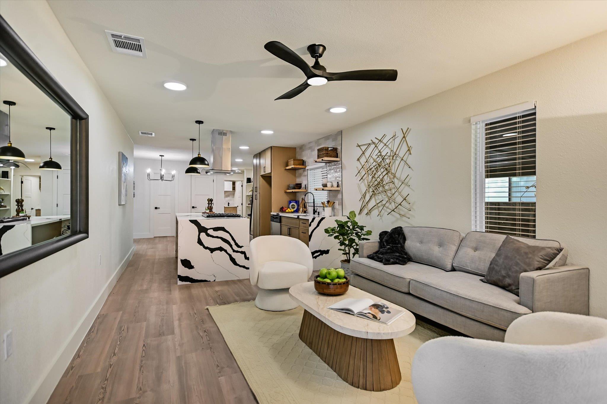2406 Santa Maria ST, Austin, TX 78702