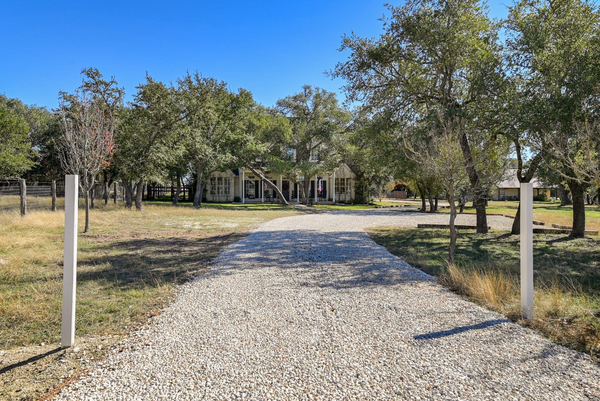 209 Peabody PL, Dripping Springs, TX 78620