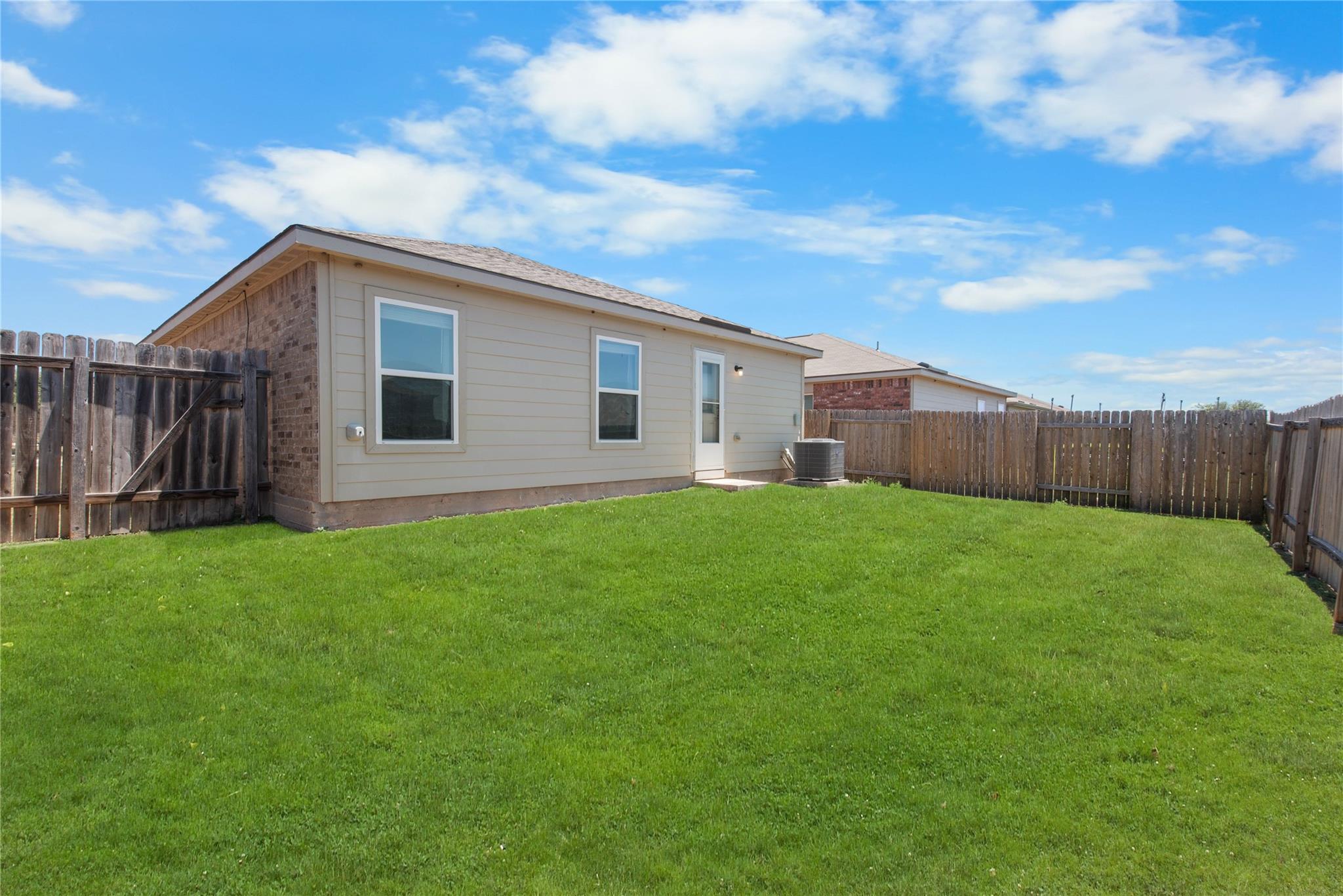 144 Continental Ave, Liberty Hill, TX 78642