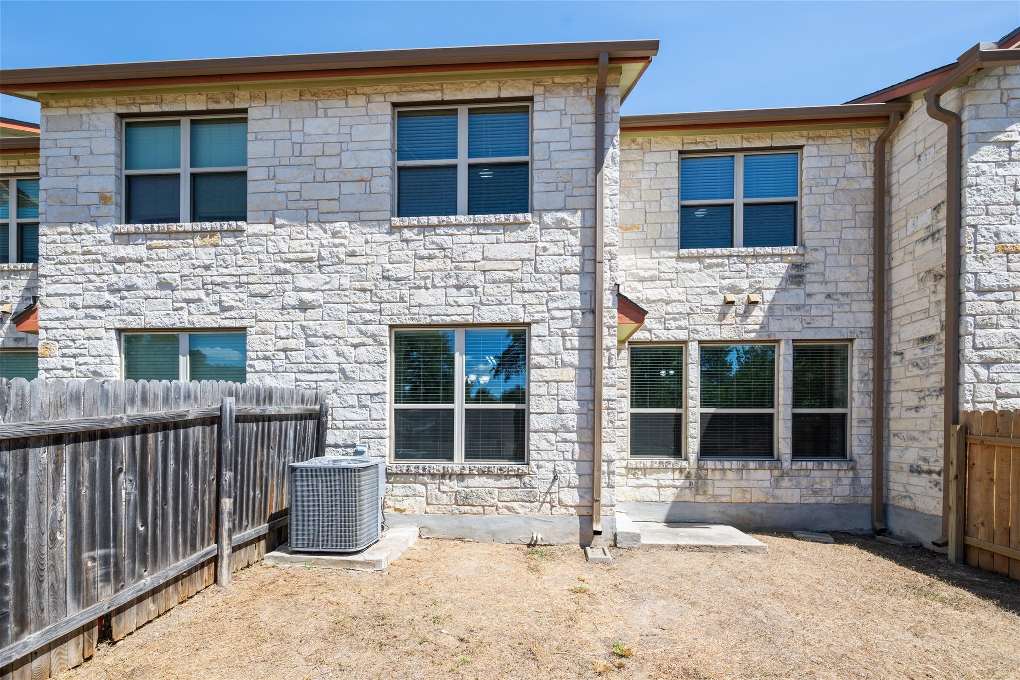 2410 Great Oaks DR #402, Round Rock, TX 78681