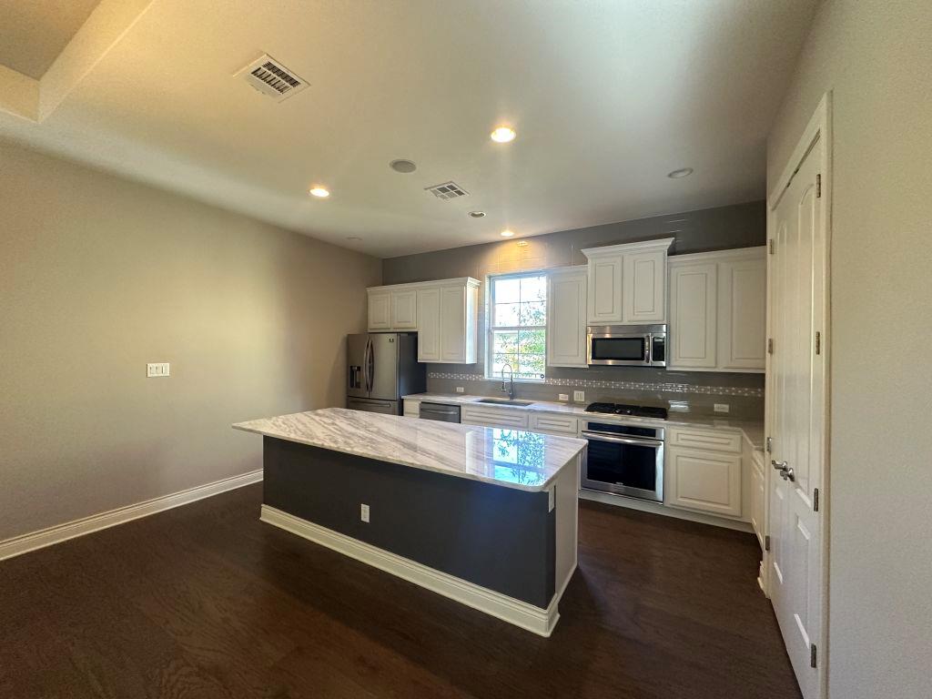 210 Versilia CIR, Lakeway, TX 78734