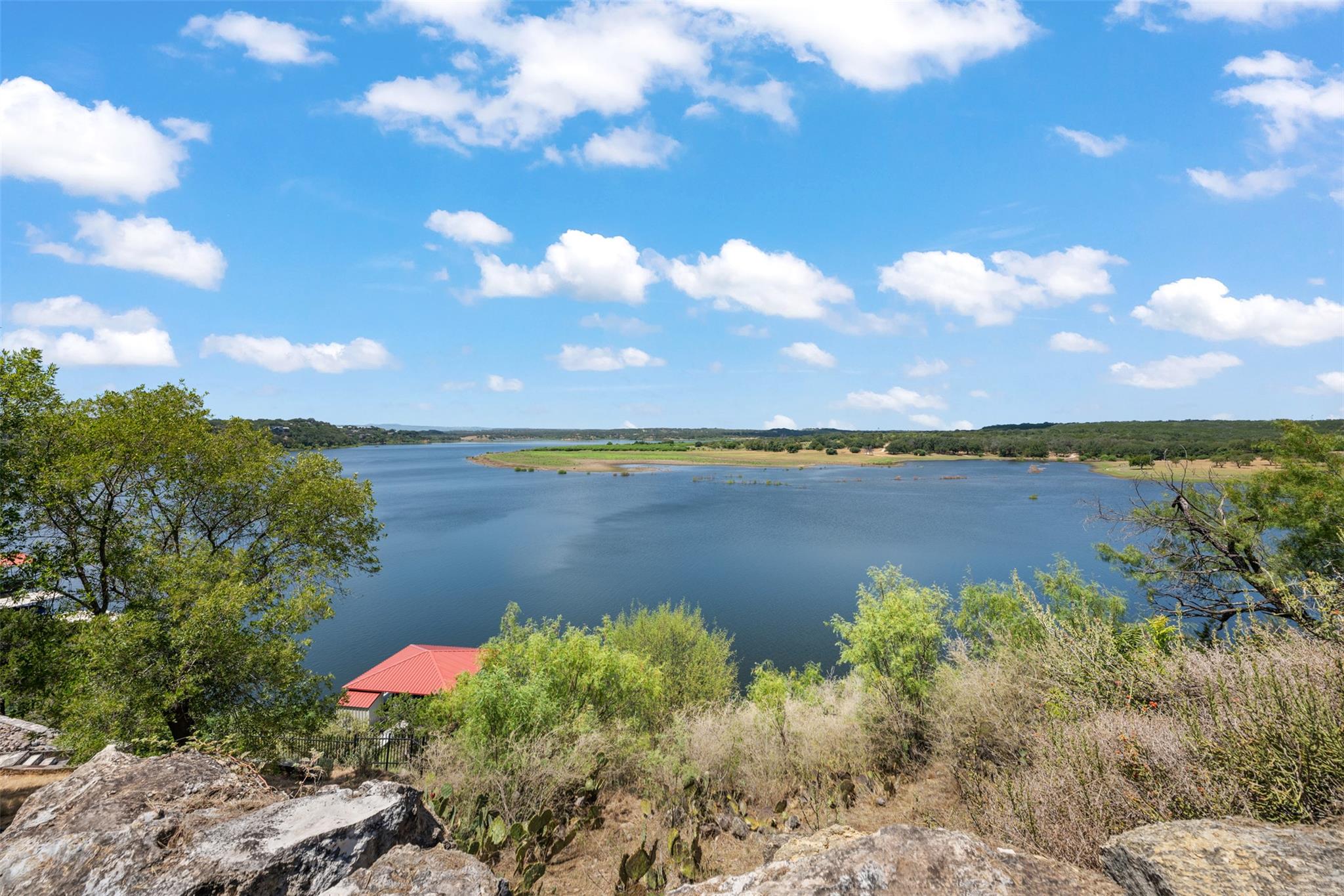335 Harbor DR, Spicewood, TX 78669