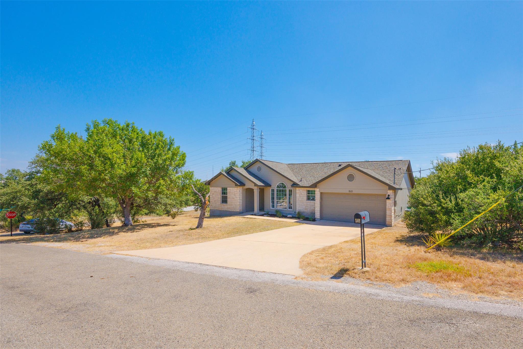 501 Royal CT, Cottonwood Shores, TX 78657
