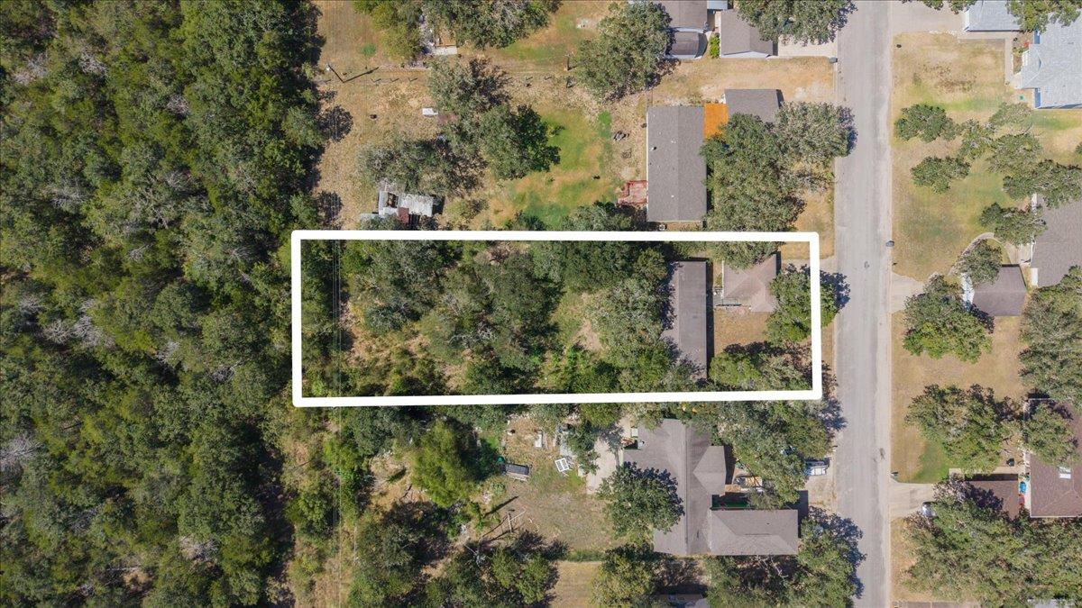 125 Live Oak DR, Cedar Creek, TX 78612