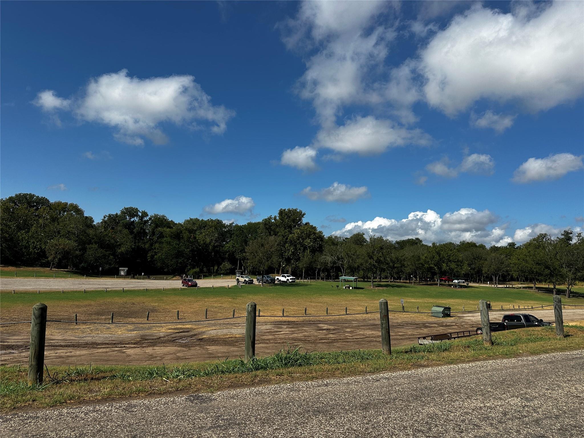 392 Riverside DR, Bastrop, TX 78602