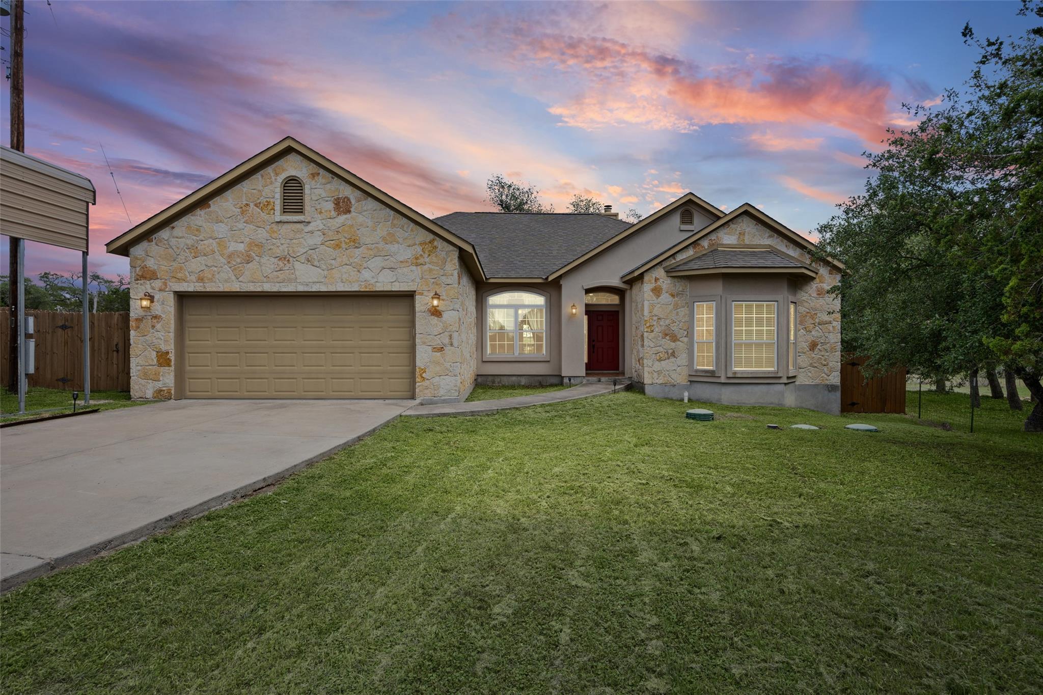 10409 Little Creek CIR, Dripping Springs, TX 78620