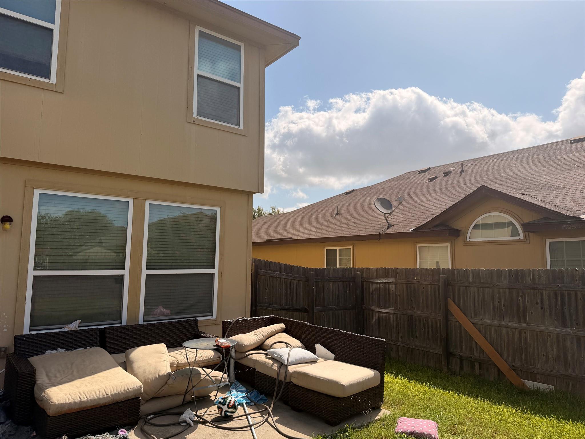 124 Langtry LN, Jarrell, TX 76537