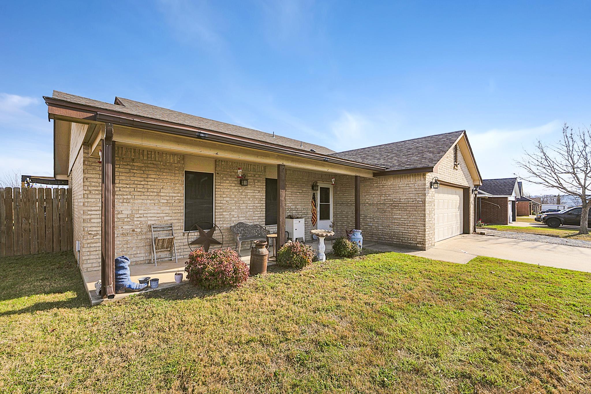 2416 Merle DR, Copperas Cove, TX 76522
