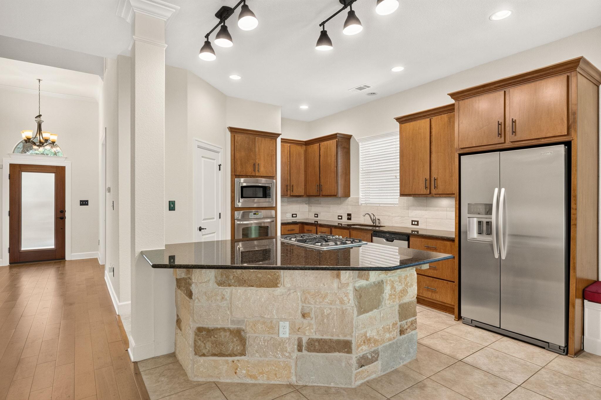 9550 Savannah Ridge DR #38, Austin, TX 78726