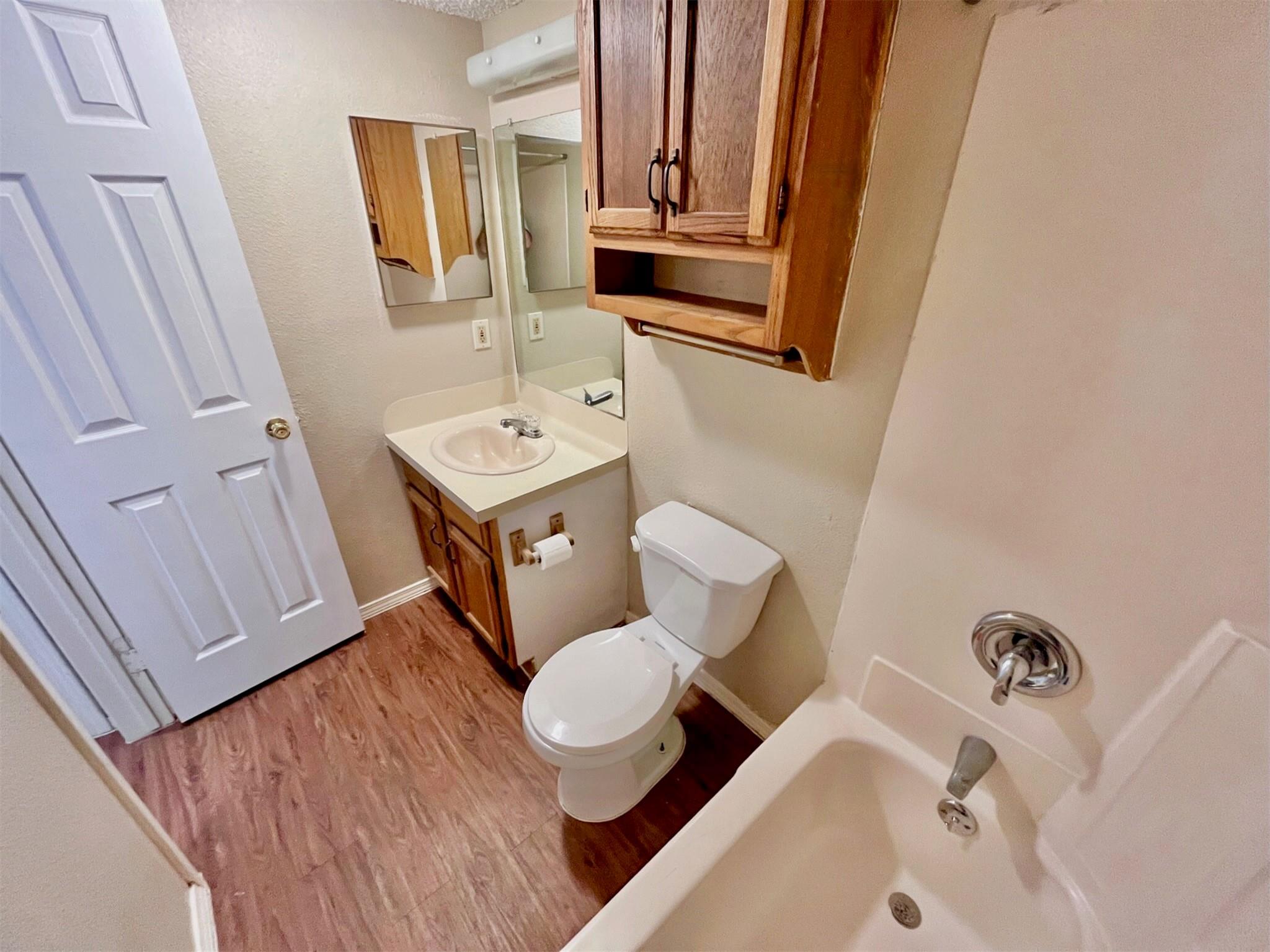 112 Hillside CV, Elgin, TX 78621