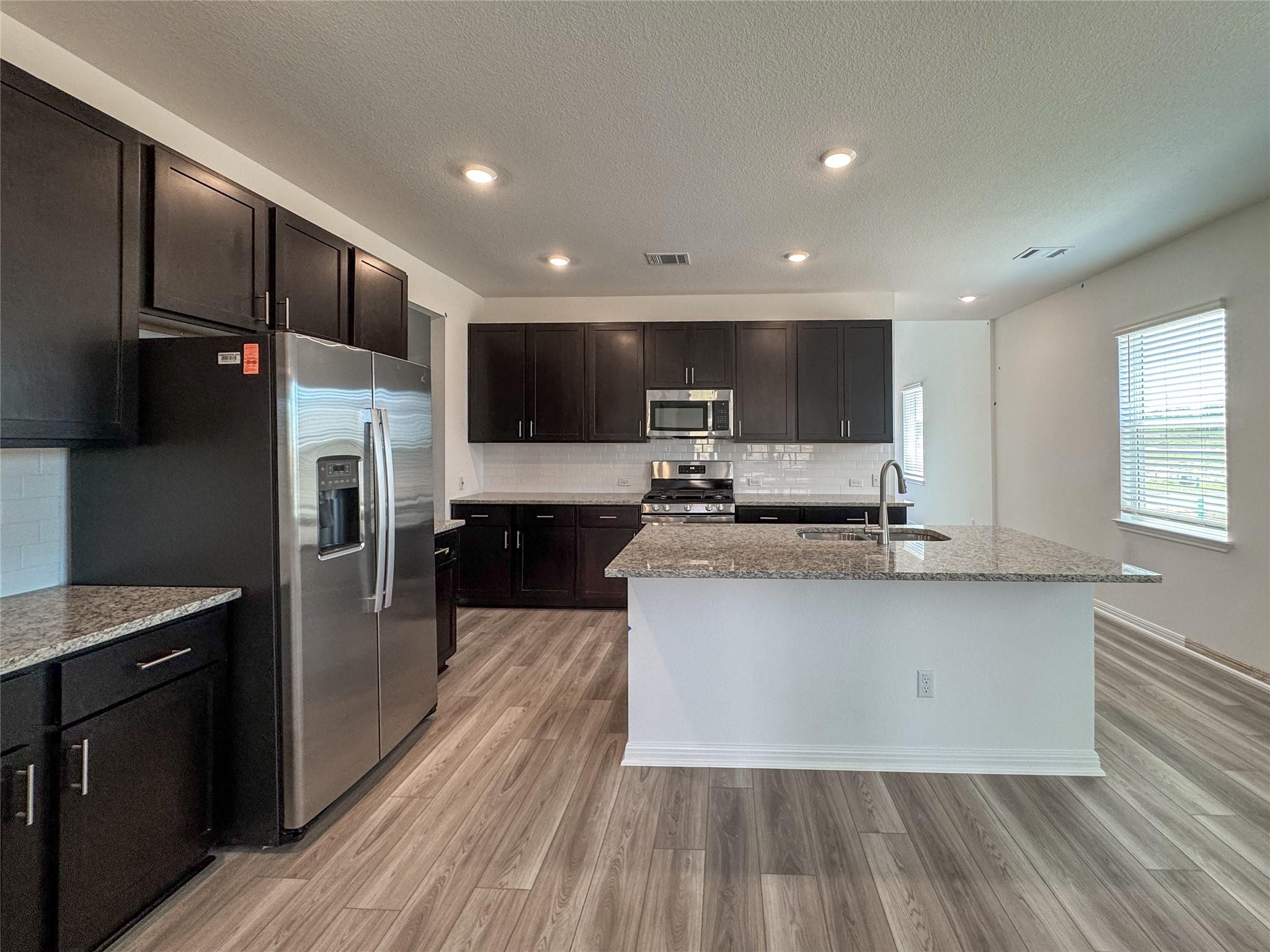 142 Jake Pine DR, Buda, TX 78610