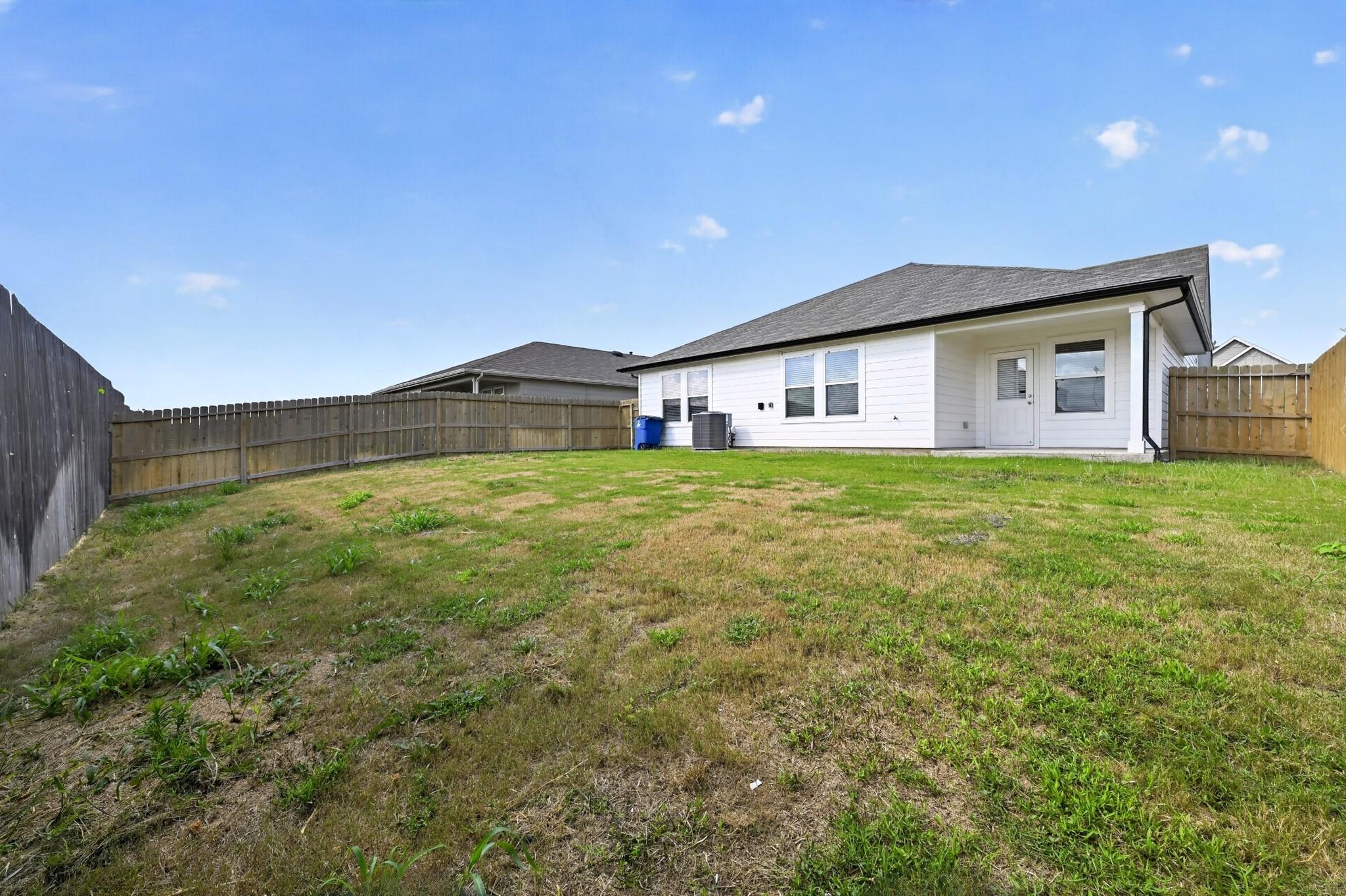 326 N Richland DR, Lockhart, TX 78644
