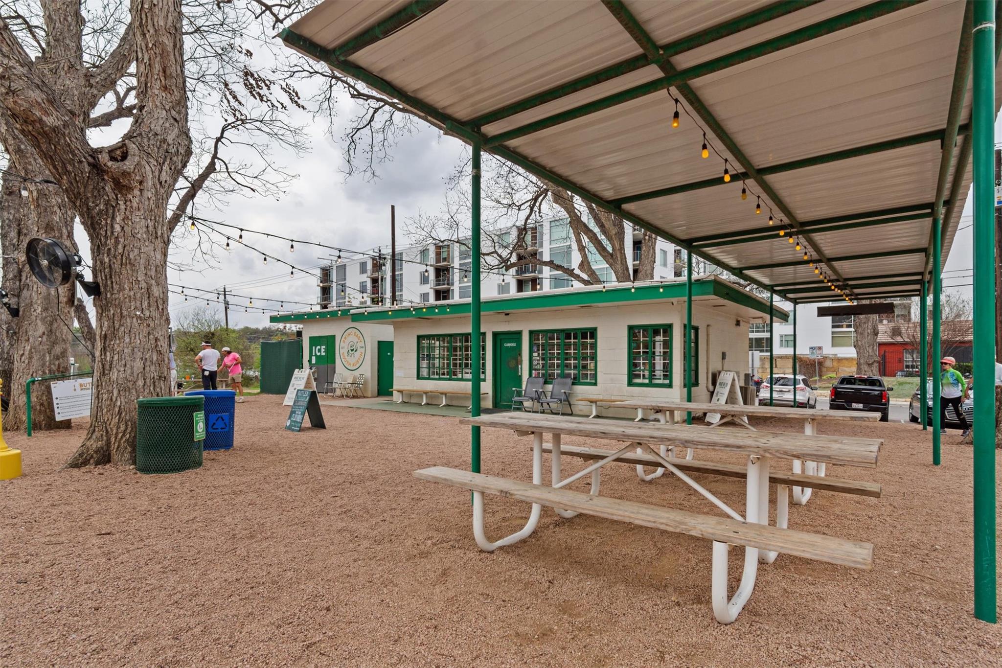 210 Lee Barton DR #517, Austin, TX 78704