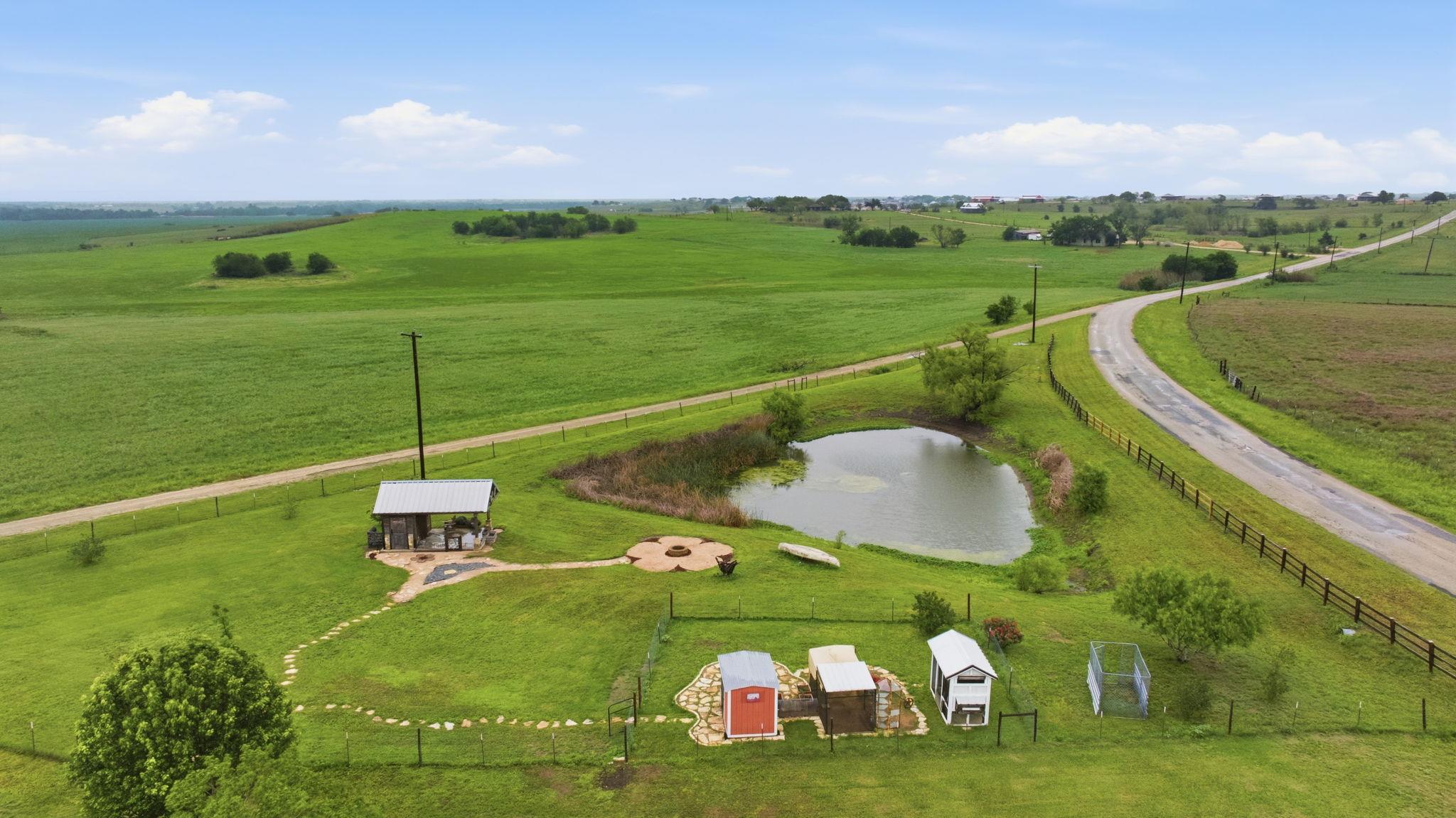 1000 County Road 458, Coupland, TX 78615