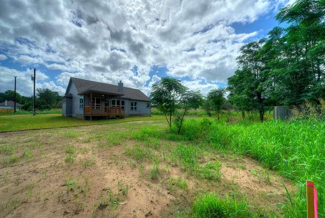 139 Waimanalo DR, Bastrop, TX 78602