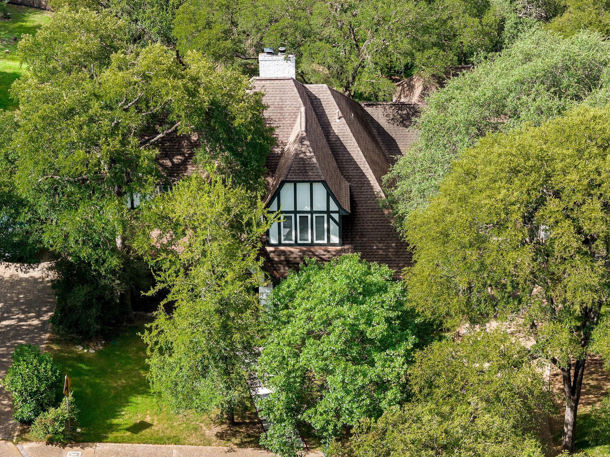 1910 Holly Hill DR, Austin, TX 78746