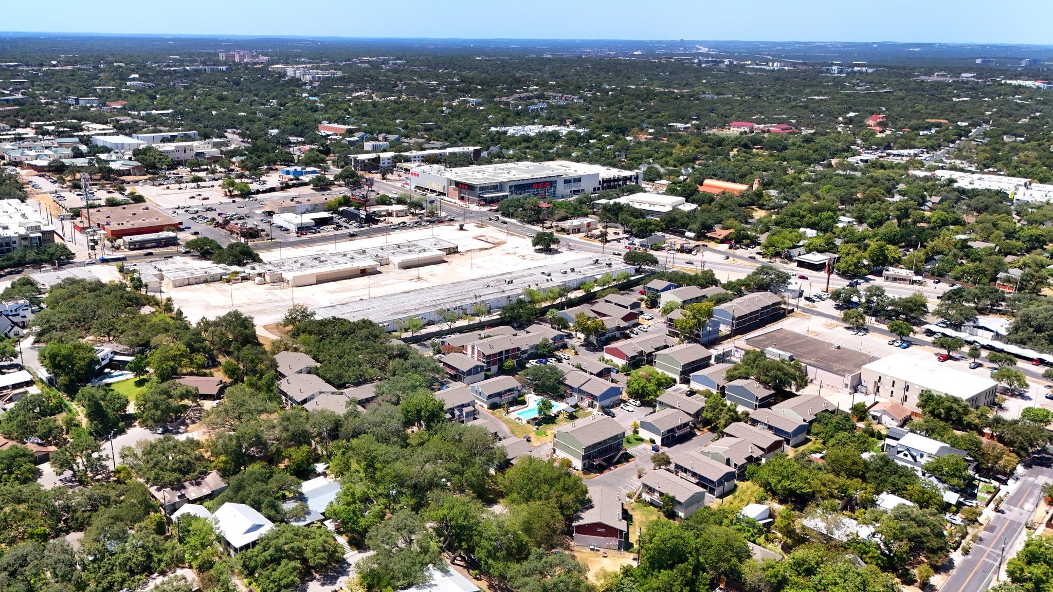 2215 Post RD #1039, Austin, TX 78704