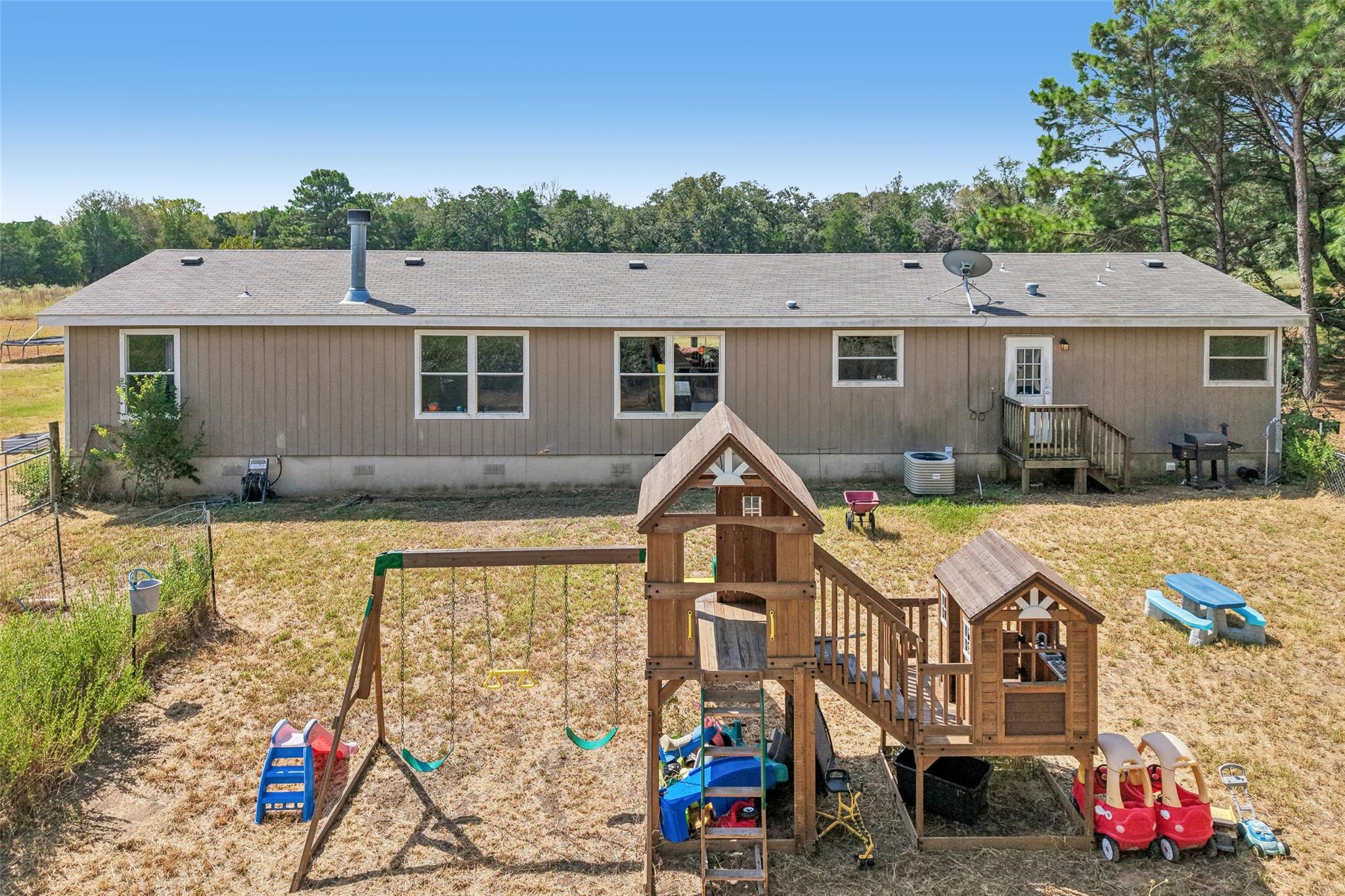 258 Pathfinders Way, Smithville, TX 78957