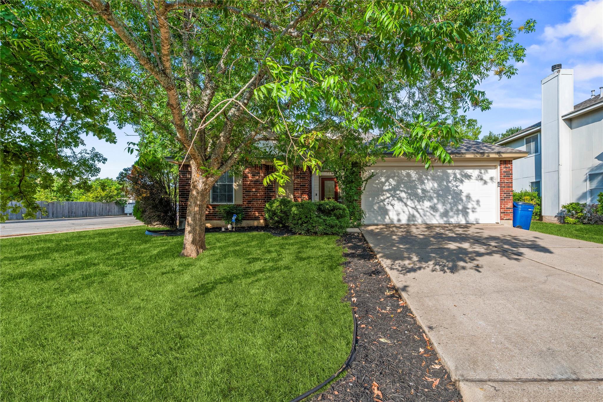 701 Sparkling Brook LN, Leander, TX 78641
