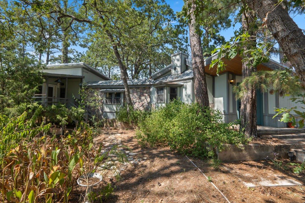 138 Forest LN, Bastrop, TX 78602