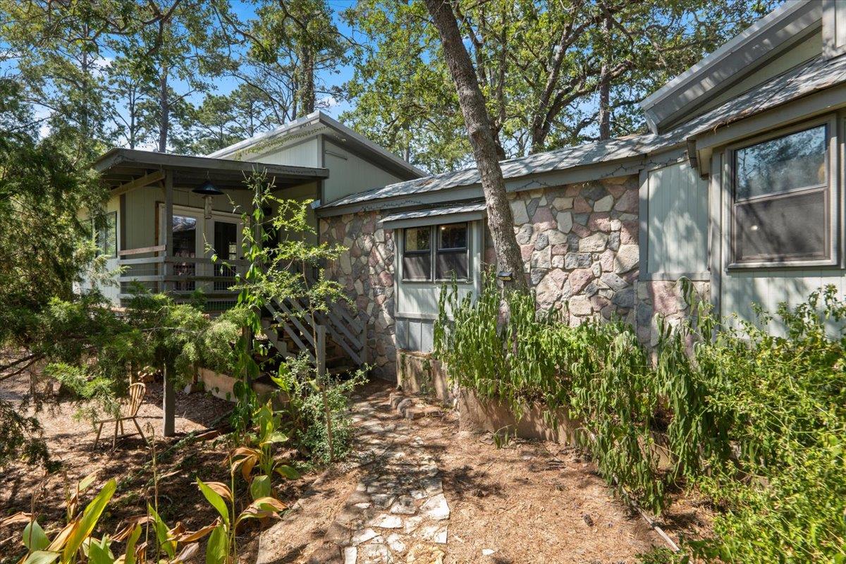 138 Forest LN, Bastrop, TX 78602