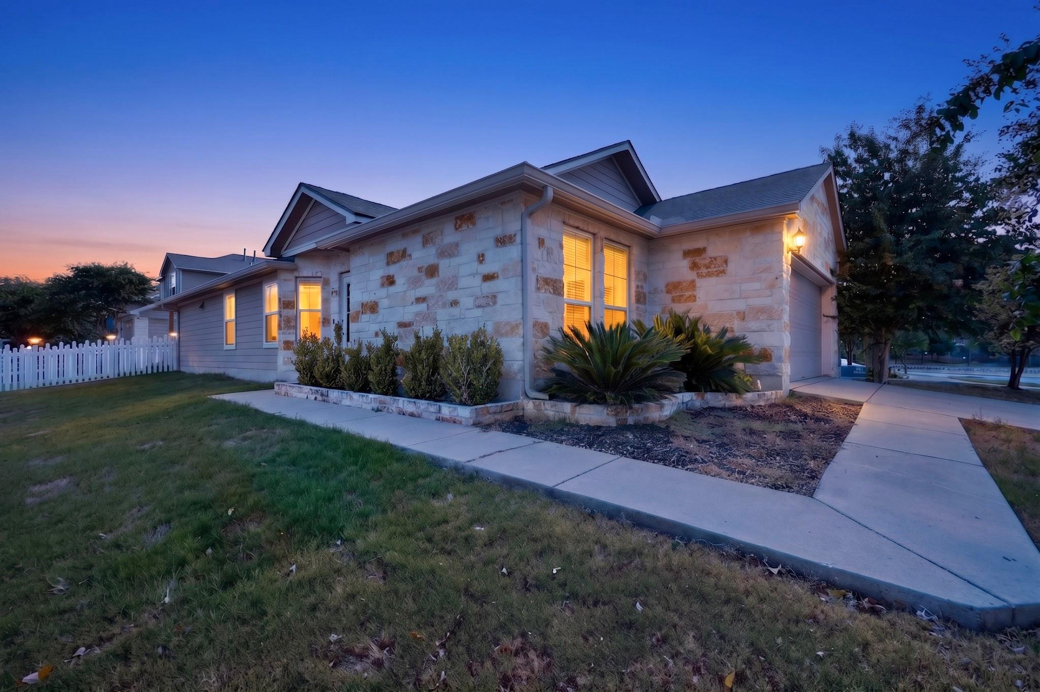 671 Tumlinson Fort Way, Round Rock, TX 78664