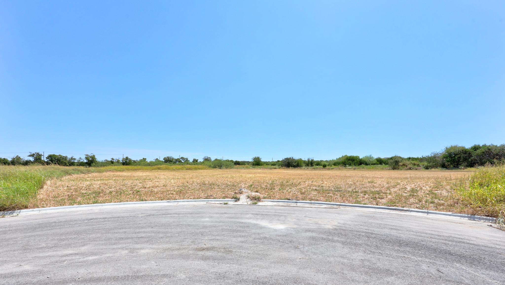 2062 Botts DR, Salado, TX 76571
