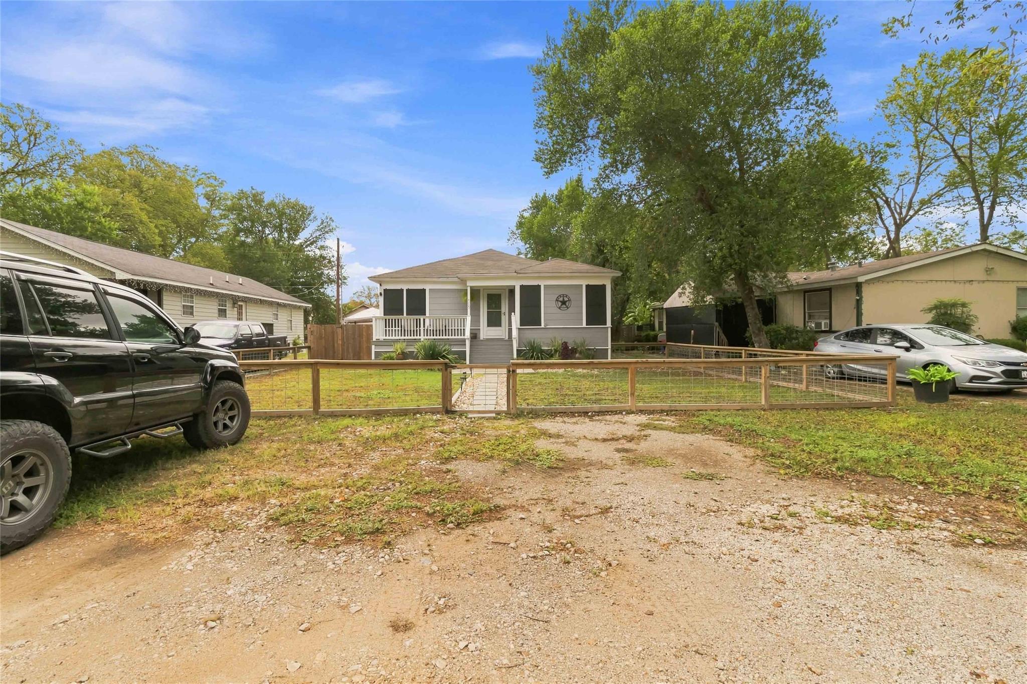 505 Lee ST, Smithville, TX 78957