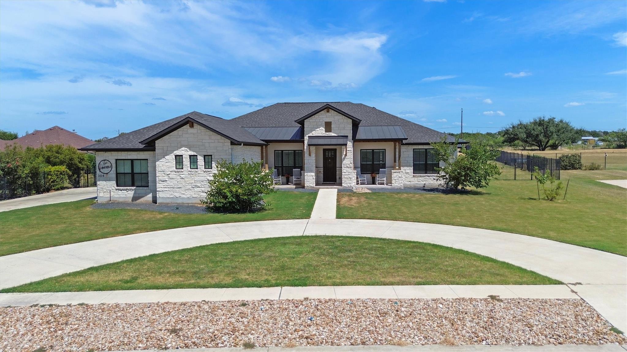 304 Buffalo TRL, Liberty Hill, TX 78642