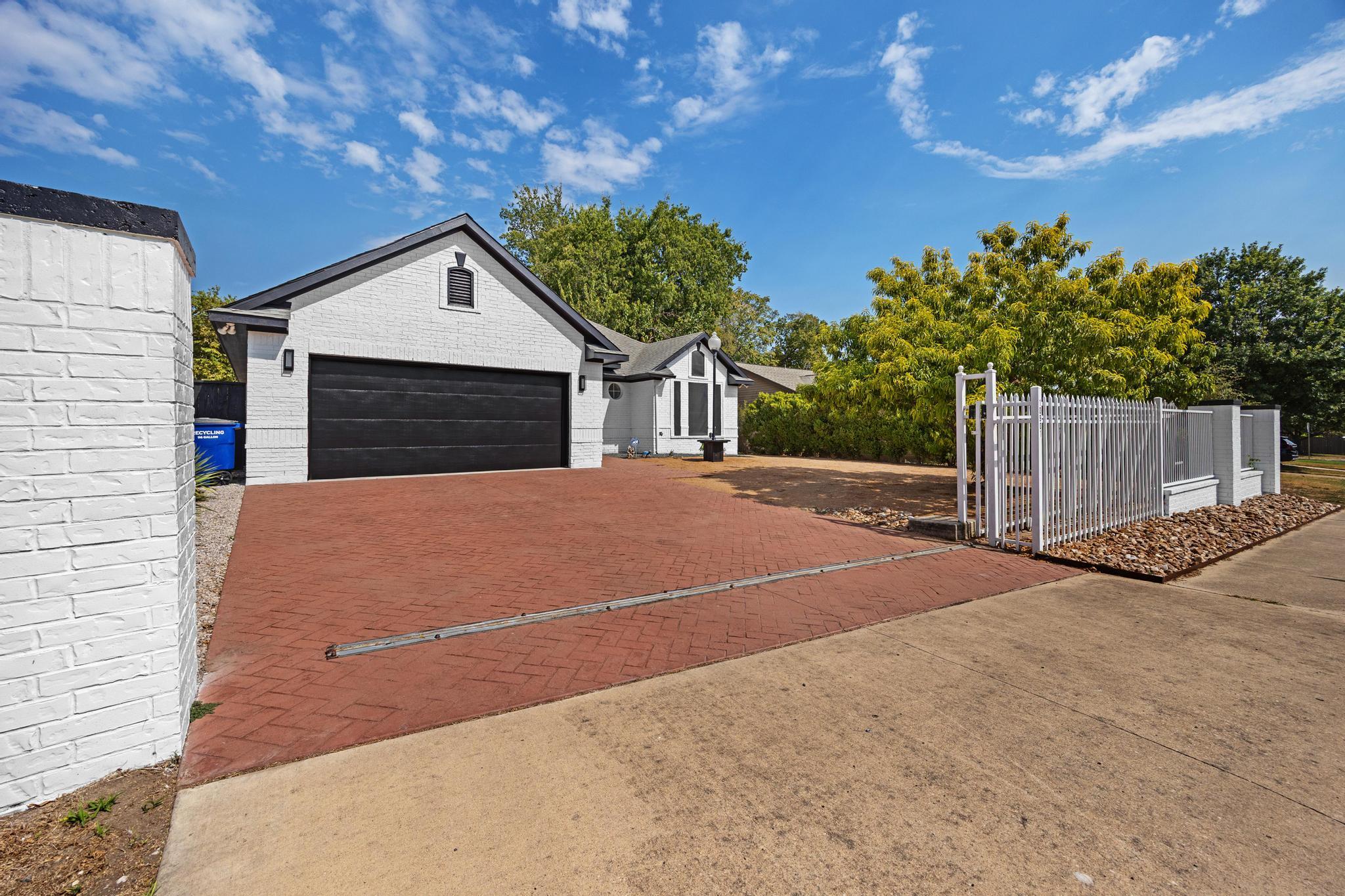 10901 Parkfield DR, Austin, TX 78758