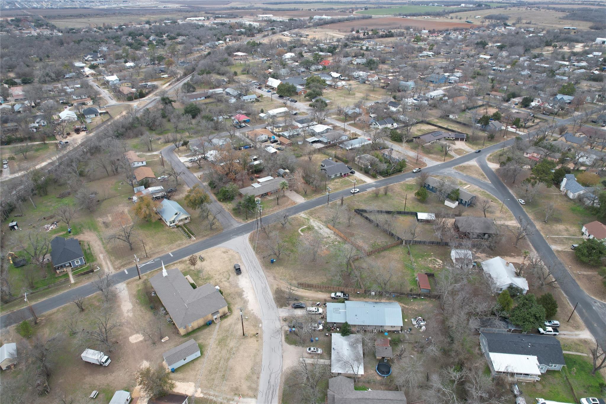 305 Lexington RD, Elgin, TX 78621