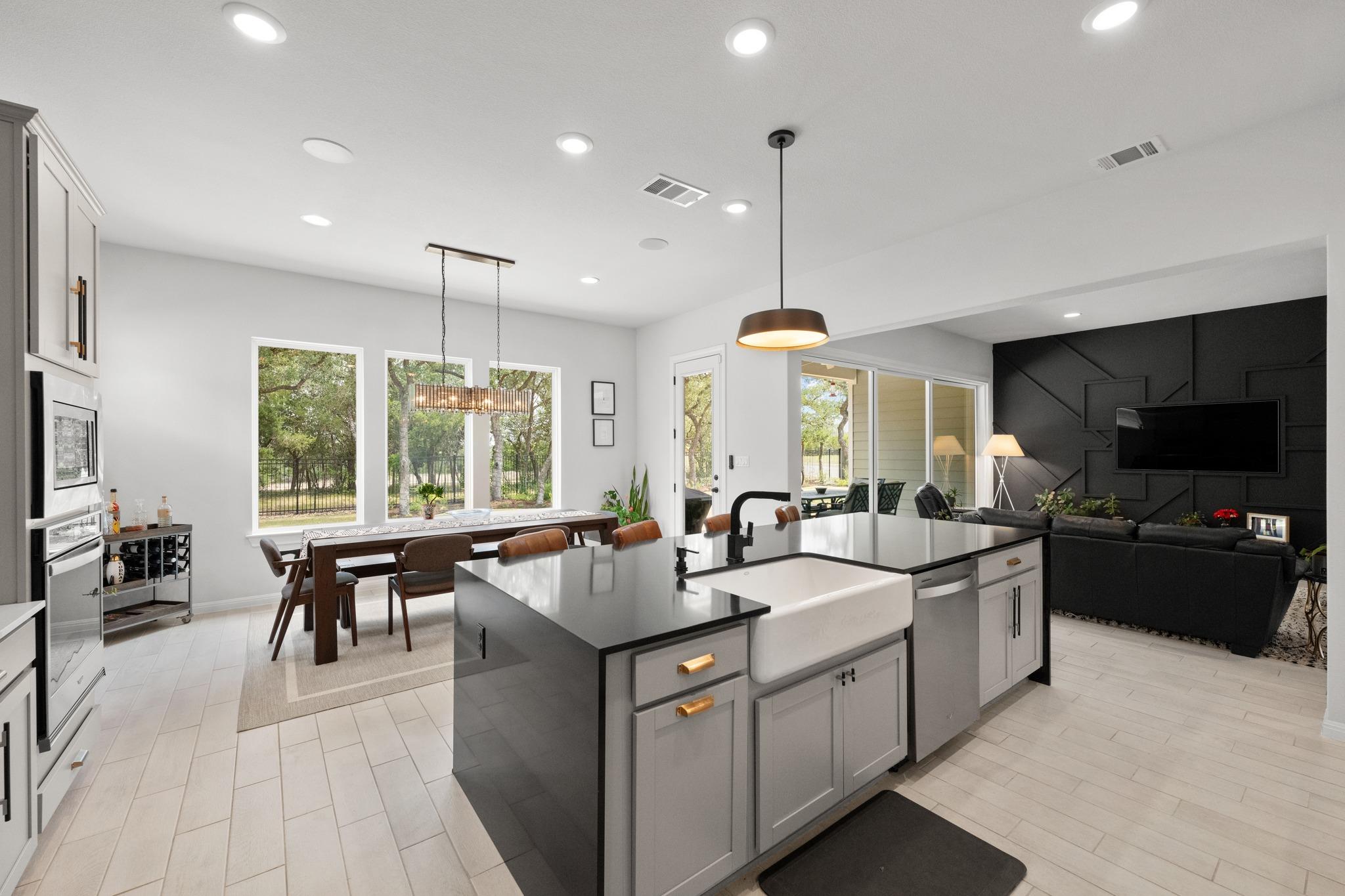 1942 Headwaters BLVD, Dripping Springs, TX 78620