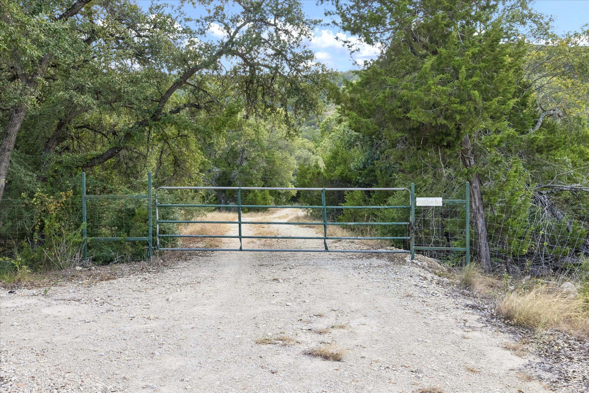 1920 The Low RD, San Marcos, TX 78666