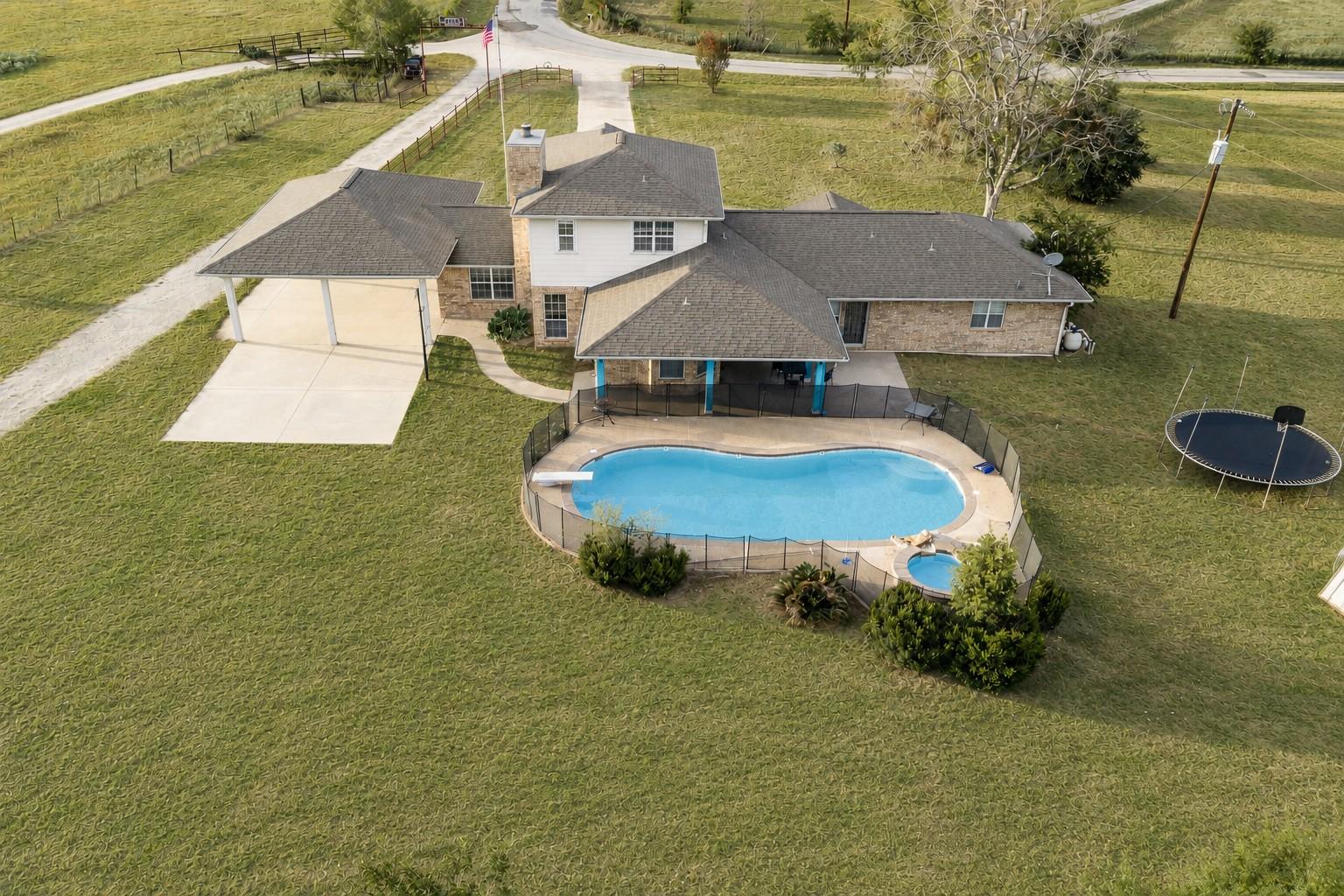 1506 Harwood RD, Luling, TX 78648