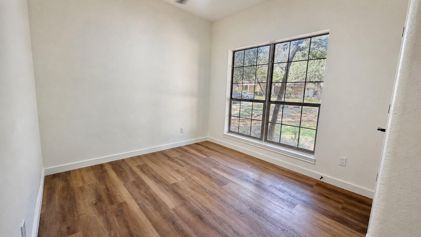 1605 Century Oaks DR, Lockhart, TX 78644