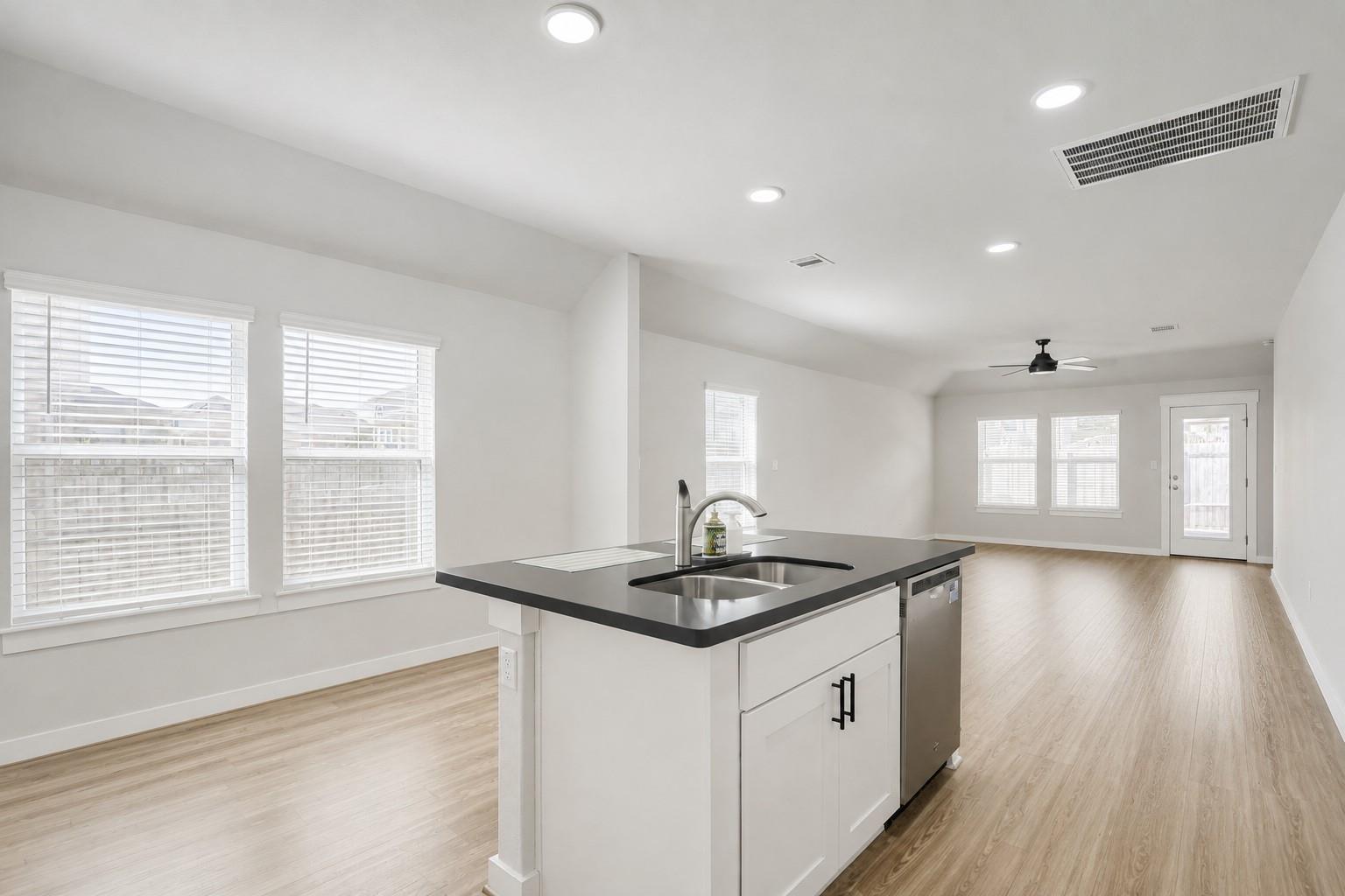 8004 Autumn Moor BND, Lago Vista, TX 78645