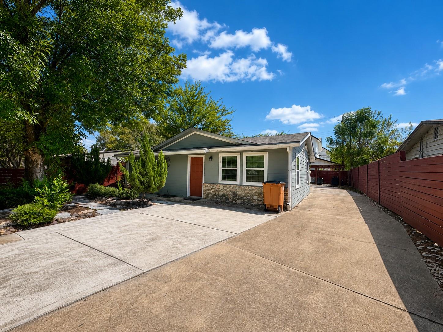 6711 Cruz ST, Austin, TX 78741