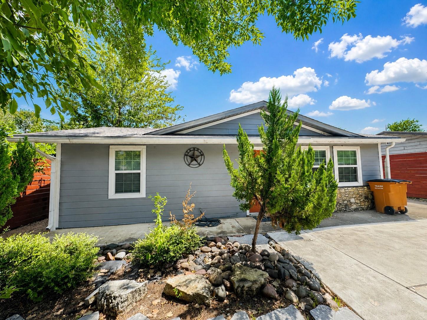 6711 Cruz ST, Austin, TX 78741